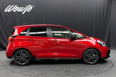 Car image 3