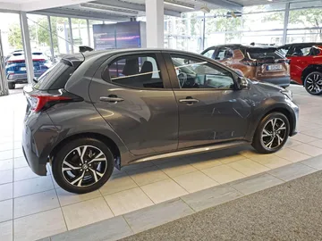 Car image 2