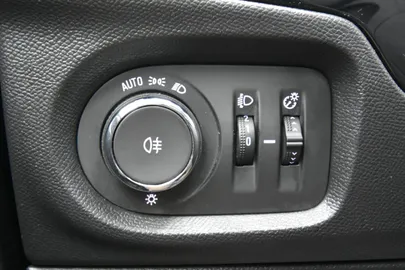 Car image 33