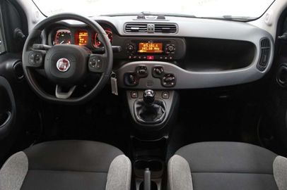 Car image 14