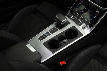 Car image 33