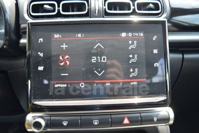 Car image 25