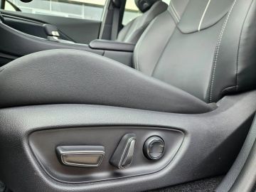 Car image 29