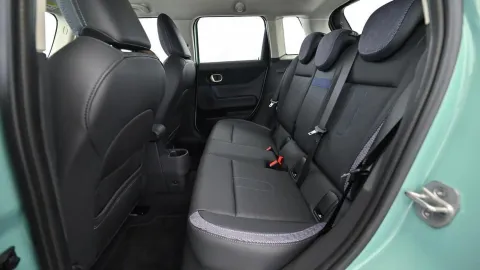Car image 24