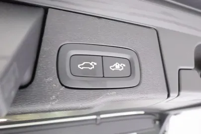 Car image 38