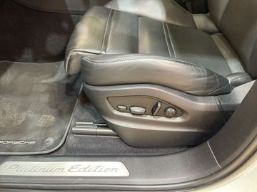 Car image 37