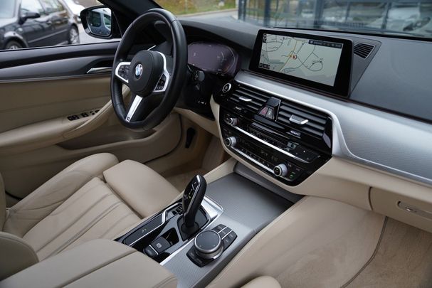 BMW 520d Touring xDrive 140 kW image number 12