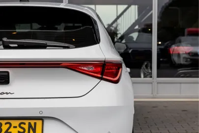 Car image 40
