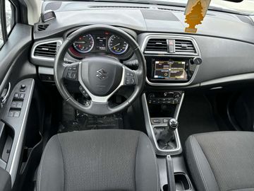 Car image 11