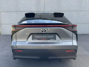Car image 4