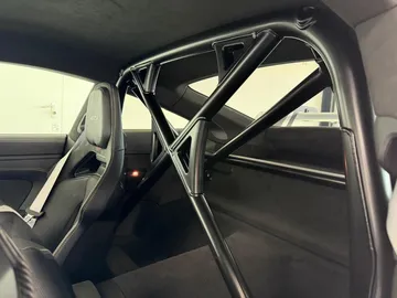 Car image 30
