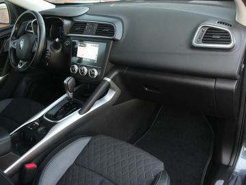 Car image 30