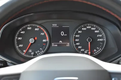 Car image 40