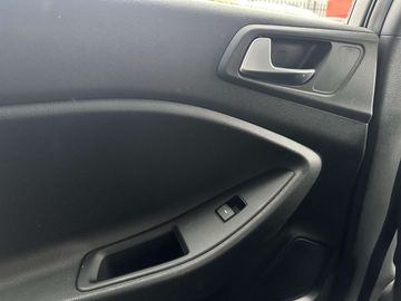 Car image 36