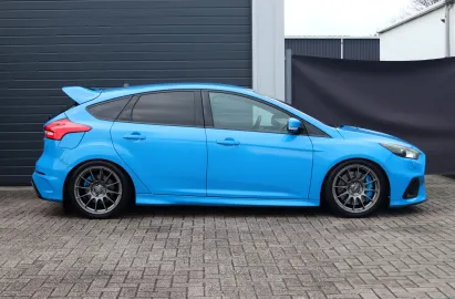 Car image 26