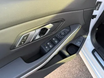 Car image 33