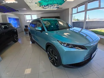 Car image 2