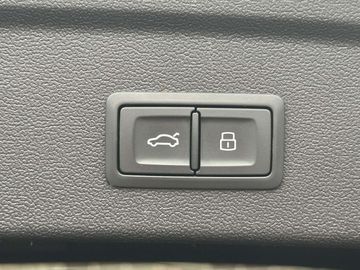 Car image 38