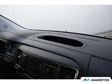 Car image 32