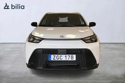 Car image 2