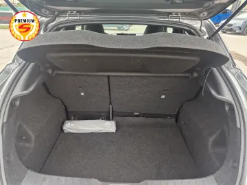 Car image 32