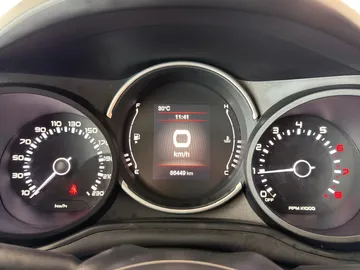 Car image 24