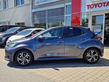 Car image 4