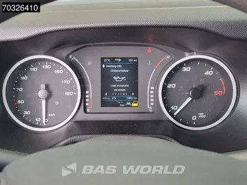 Car image 28