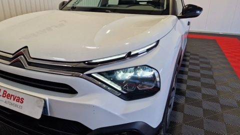 Car image 32