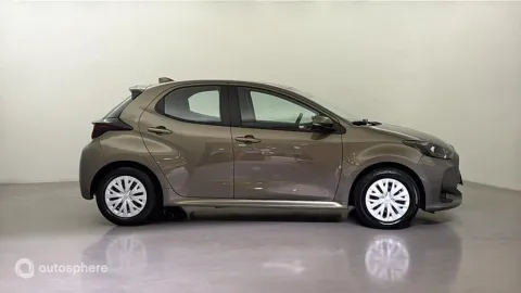 Car image 4