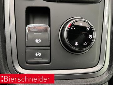 Car image 34