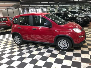 Car image 4