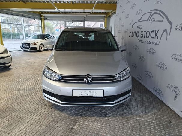 Volkswagen Touran 2.0 TDI DSG Comfortline 110 kW image number 3