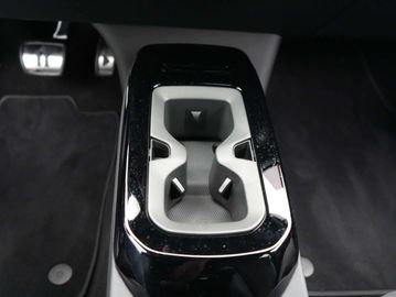 Car image 38