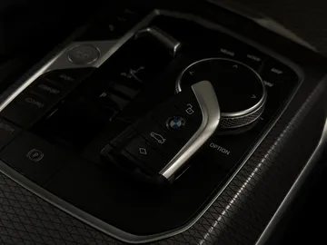 Car image 35