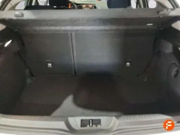 Car image 27