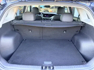 Car image 32