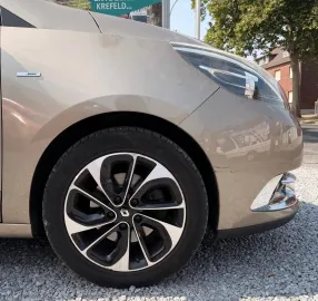 Car image 34