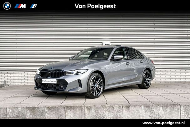 BMW 330e 215 kW image number 1