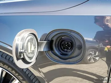 Car image 36