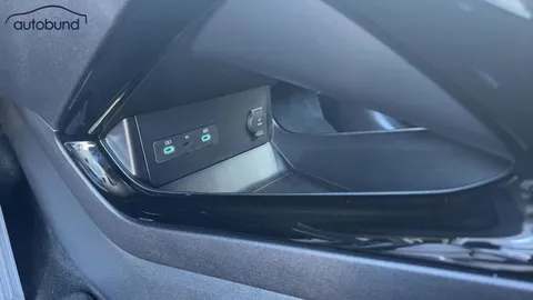 Car image 35
