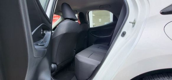 Car image 12