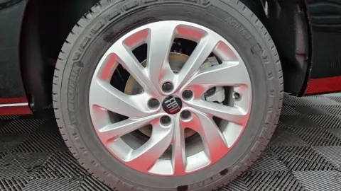 Car image 27