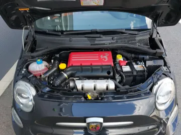 Car image 19