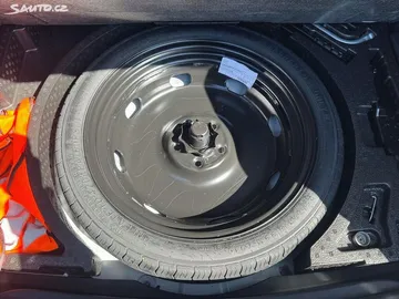Car image 30