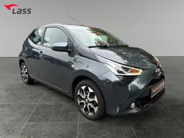 Car image 3