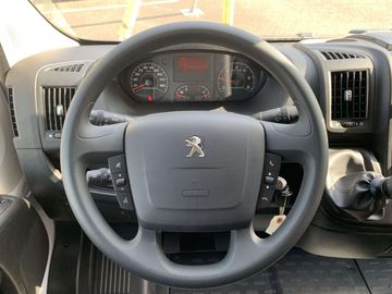 Car image 36