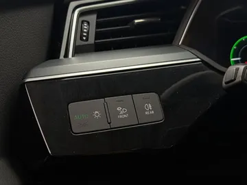 Car image 34
