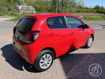 Car image 3