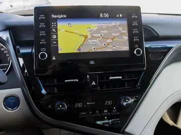 Car image 30